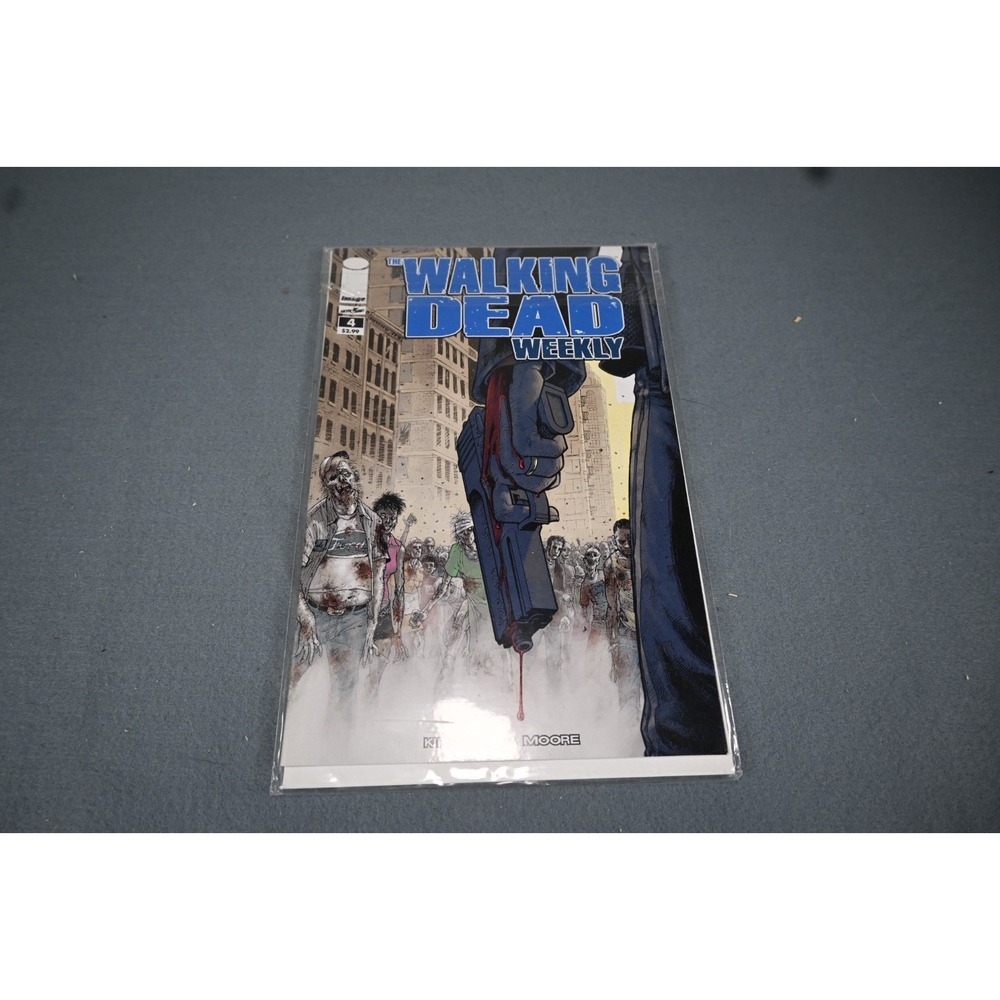 Walking Dead Weekly #4 Image Comics 2011 Kirkman Zombie Comic NM